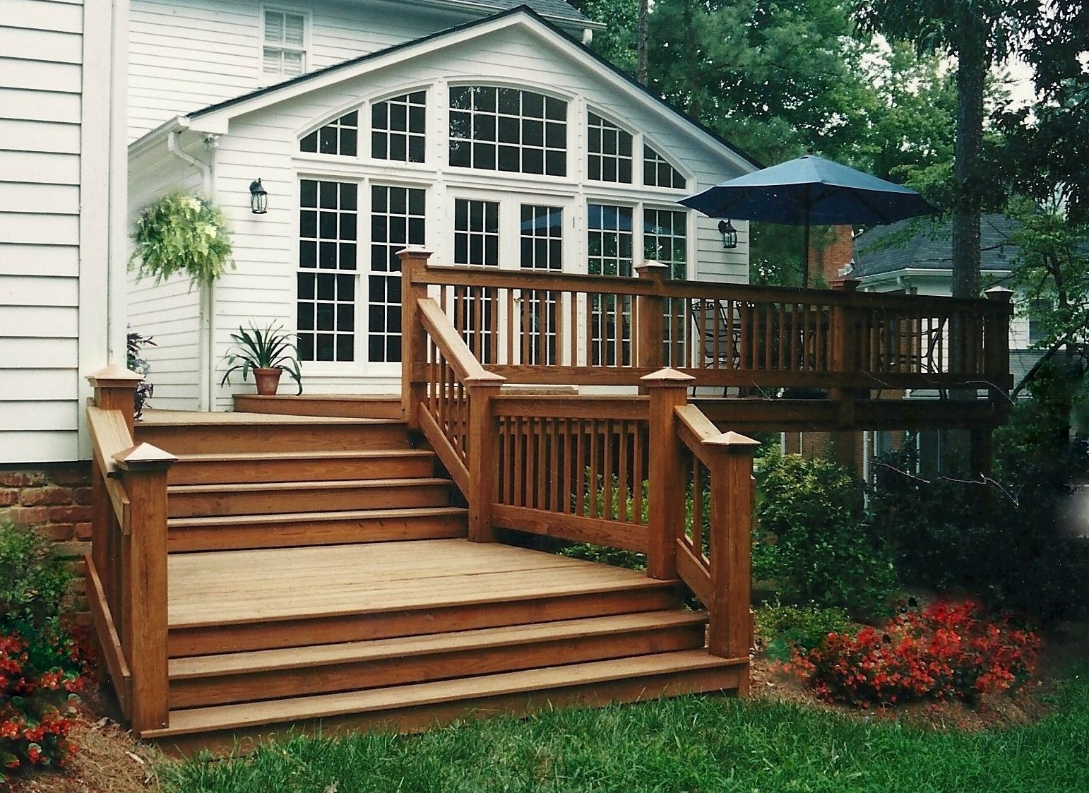 Outdoor dining area outdoor kitchen